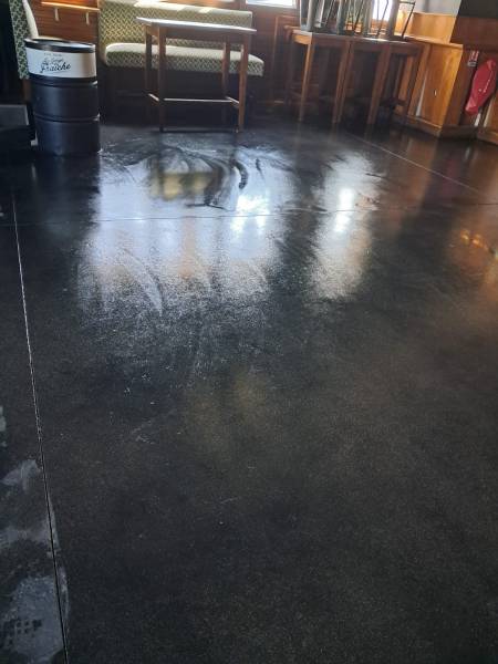 décapage des sols sur sols béton a Montpellier dans l'hérault