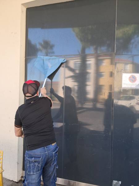 Lessivage de vitreries pour les commerces sur Montpellier et alentours